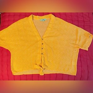 karlie Yellow Polk a dot crop tie front top size small